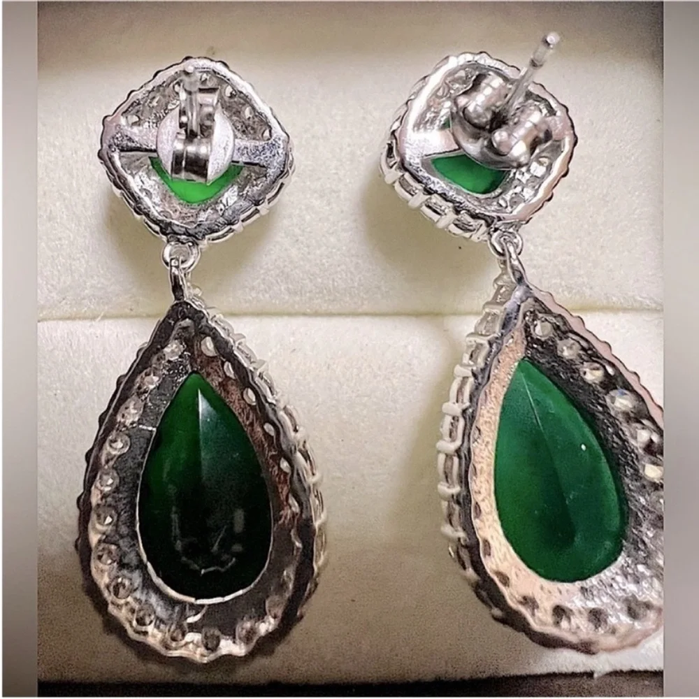 Emerald Green and Silver Teardrop Earrings